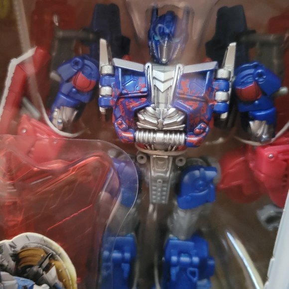c67c0c1d281741aeb4a919d49801ef  Hasbro Transformers The Last Knight Optimus Prime Exclusive Voyager NEW